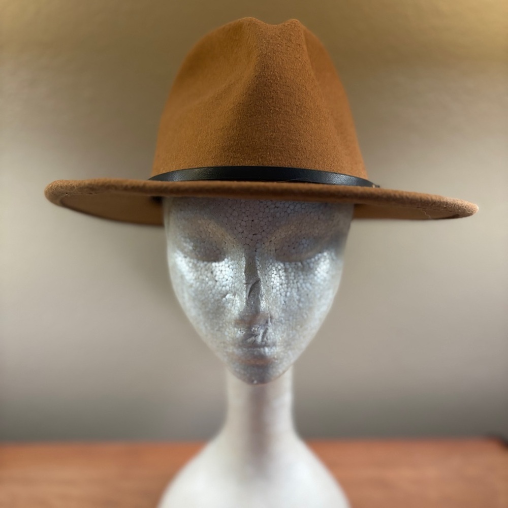 Fedora, Classic Unisex Camel Brown Adjustable Hat with Buckle Black Trim - Picture 2 of 11